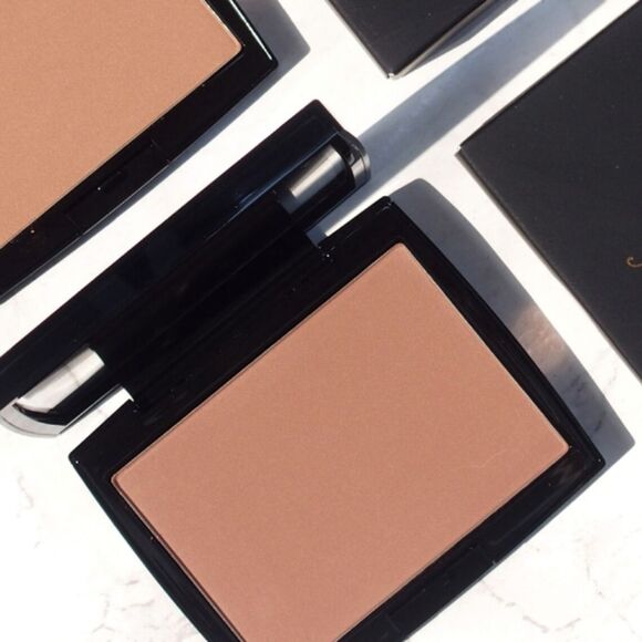 Anastasia Beverly Hills Powder Bronzer - Picture 7 of 7